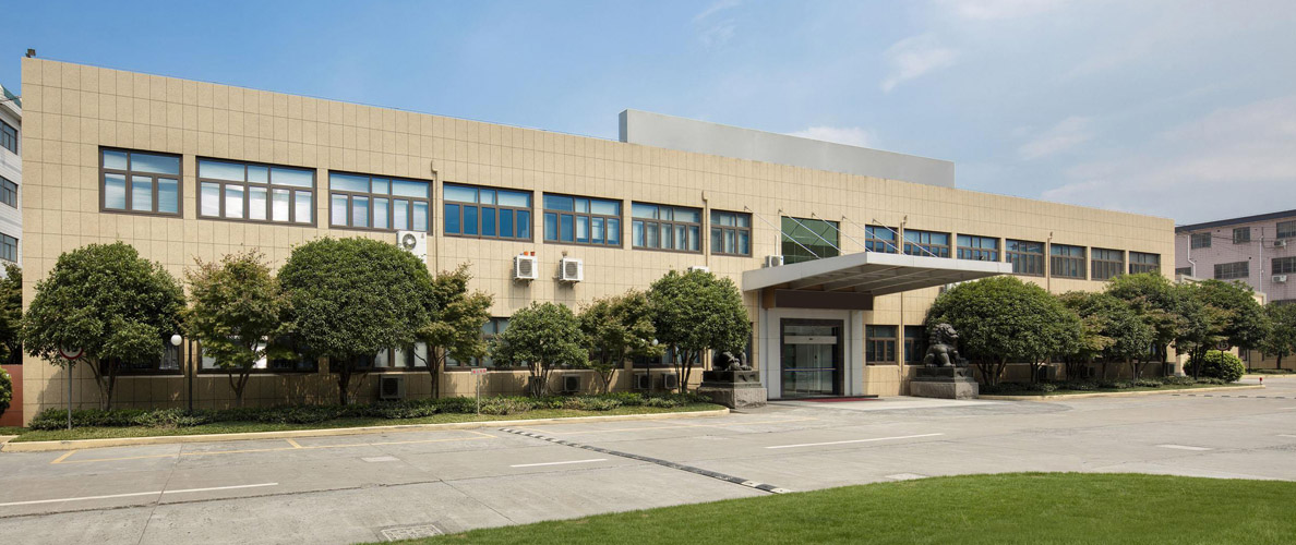 凱澤金屬主營(yíng)產(chǎn)品有：鈦靶,鉻靶,鋯靶,鎳靶,鈦鋁靶,鈦絲,鈦鍛件,鈦加工件,鈦塊,鈦法蘭,鈦靶材,鈦靶塊,高純鈦靶,鈦板靶,鈦管靶,鈦平面靶,鉻靶材,鉻旋轉(zhuǎn)靶,鋯靶塊,鋯管靶,鎳靶材,鎳靶塊,鈦鋁靶材,鈦鋁靶塊,鈦合金絲,TA1鈦絲,TC4鈦絲,鈦合金鍛件,TC4鈦鍛件,TC11鈦鍛件,鈦合金加工件,鈦合金異形件,鈦異形加工件,TC4鈦加工件,鈦合金方塊,鈦方塊,鈦合金法蘭,TA1鈦法蘭,TA2鈦法蘭,TC4鈦法蘭,鈦螺絲,鈦合金棒,鈦合金板,鈦合金管,鈦環(huán),
鈦管件,鈦合金餅等，庫(kù)存充足，規(guī)格齊全，支持現(xiàn)貨或定制